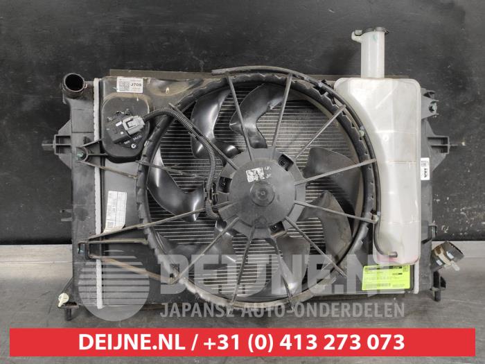 Gebruikte Radiateur Hyundai I30 Prijs op aanvraag aangeboden door V.Deijne Jap.Auto-onderdelen BV