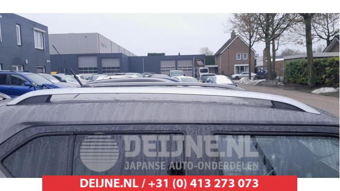 Suzuki Ignis Dakrail rechts O717477