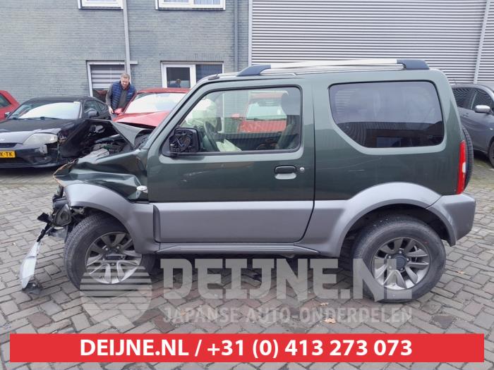 Suzuki Jimny Türscheibe 2-türig links O717485