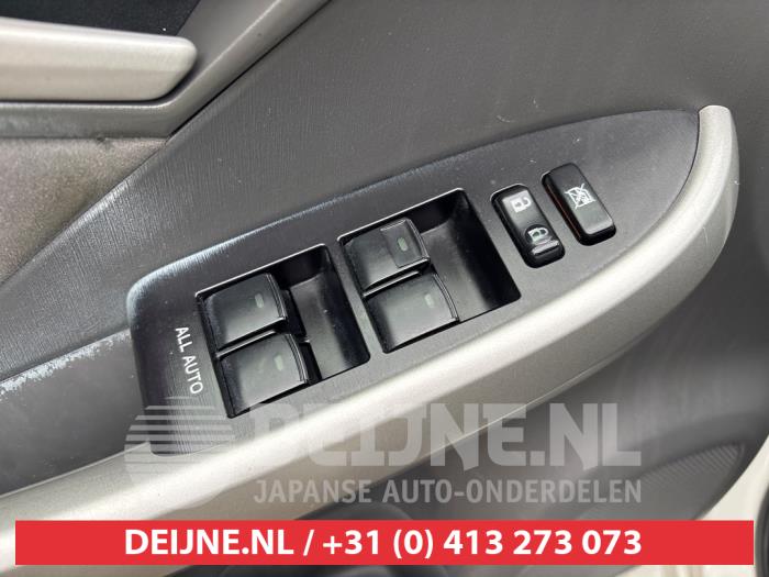 Toyota Prius Combischakelaar ramen O717888