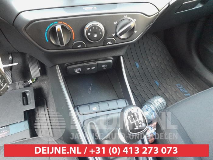 Hyundai I20 Heizung Bedienpaneel O718000