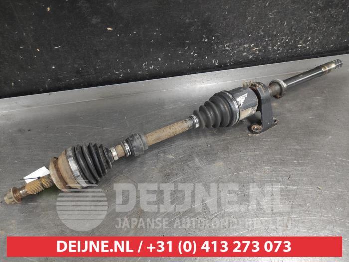 Gebruikte Steekas rechts-voor Toyota RAV4 (A3) 2.0 16V VVT-i 4x4 Prijs € 75,00 Margeregeling aangeboden door V.Deijne Jap.Auto-onderdelen BV