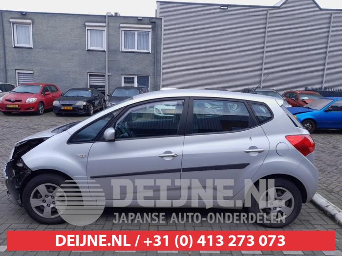 Kia Venga Extra window 4-door, left O718164