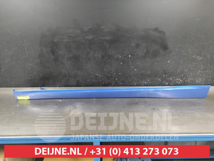 Suzuki Swift Seitenschürze links O718188