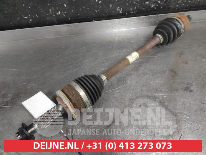 Gebruikte Aandrijfas links-voor Hyundai i10 1.0 12V Prijs op aanvraag aangeboden door V.Deijne Jap.Auto-onderdelen BV