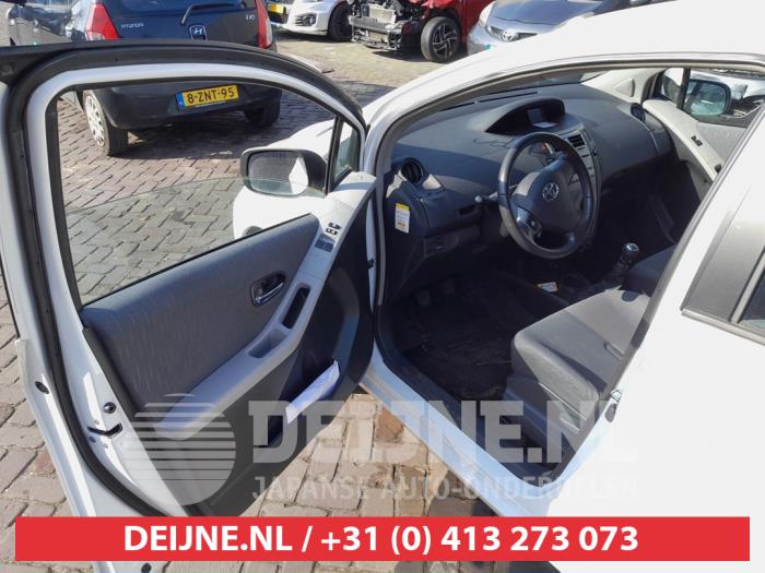 Toyota Yaris Multi-functional window switch O718551