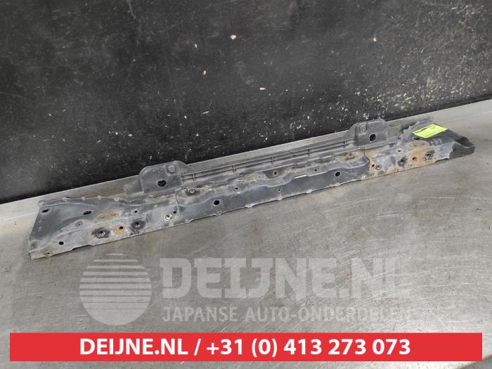 Suzuki Kizashi Radiatorbalken O718879