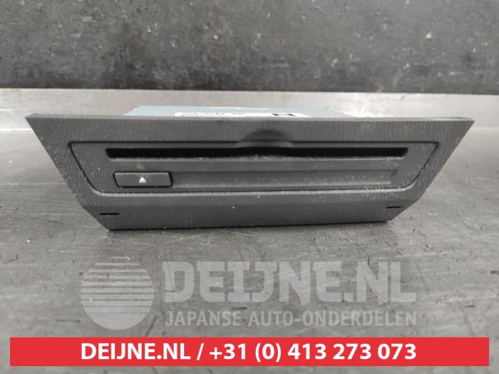 Mazda CX-3 CD Speler O718978