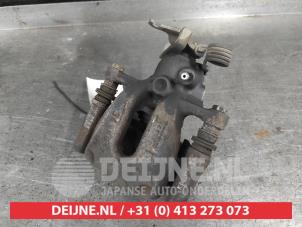 Mitsubishi Colt Remklauw (Tang) rechts-achter O719054 foto 3