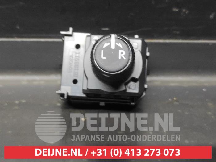 Toyota Yaris Spiegel Schalter O719166