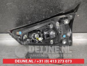 Toyota Yaris Cross Achterklep reflector links O719194 foto 2