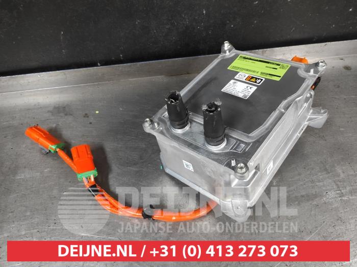 Mazda CX-60 Acculader O719242