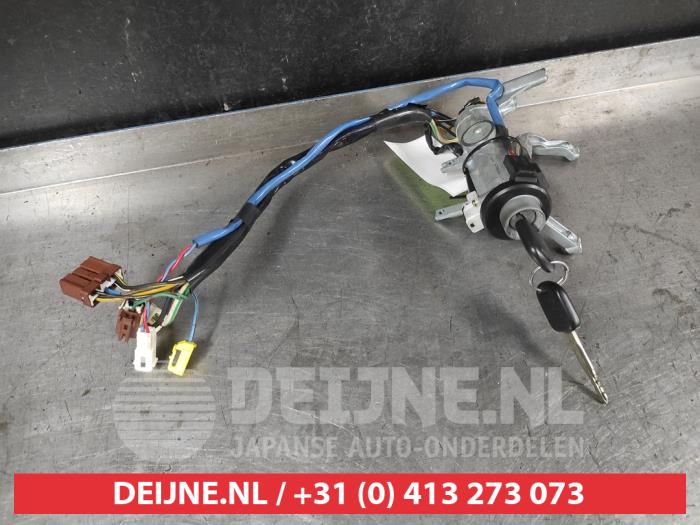 Suzuki Swift Kontaktslot+Sleutel O719428
