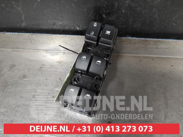 Hyundai Kona Multi-functional window switch O719530