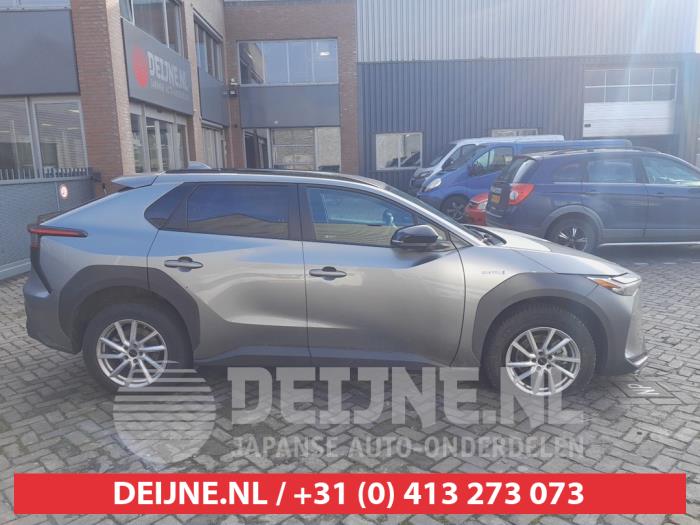 Toyota bZ4X Portierruit 4Deurs rechts-achter O719632