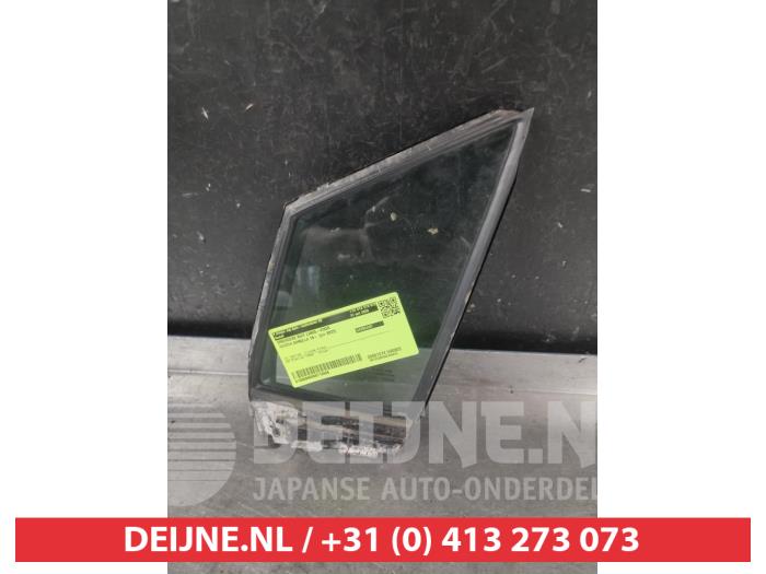 Toyota Corolla Driehoeks Ruit links-voor O719986