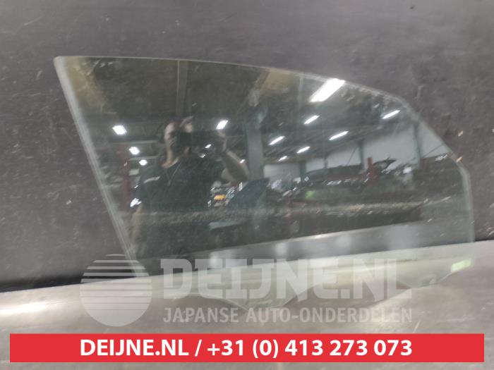 Hyundai IX20 Portierruit 4Deurs rechts-voor O720293