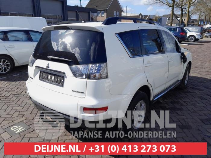 Mitsubishi Outlander Heckklappenreflektor rechts O720348