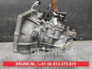 Toyota Aygo Gearbox O720411 photo 2