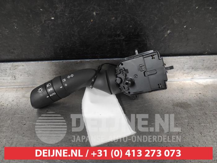 Toyota Yaris Cross Light switch O720760