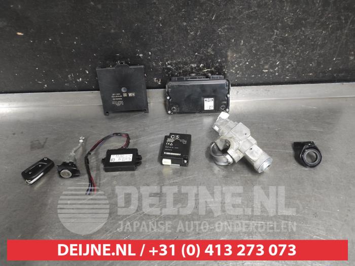 Toyota Yaris Cross Ignition lock + key O720763
