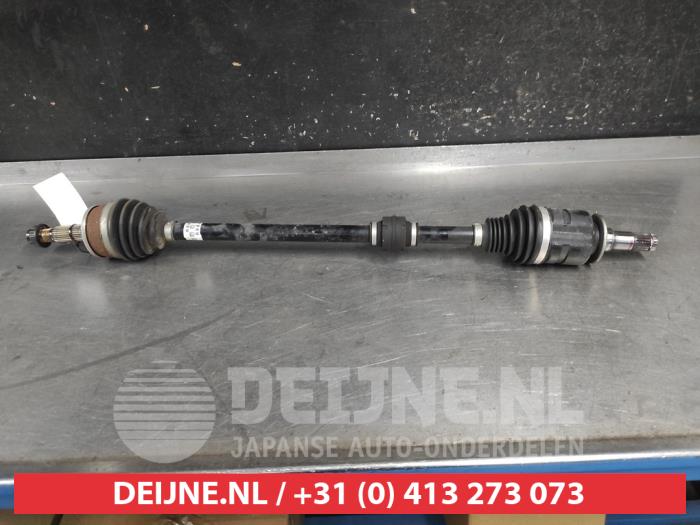 Toyota Yaris Cross Front drive shaft, right O720770