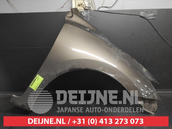 Nissan Pulsar Kotflügel rechts vorne O720841