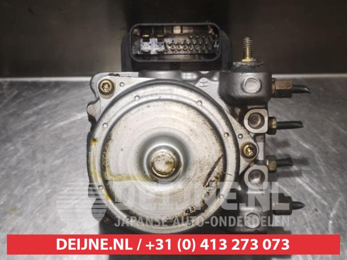 Gebruikte ABS Pomp Honda S2000 (AP1) 2.0 16V VTEC Prijs € 100,00 Margeregeling aangeboden door V.Deijne Jap.Auto-onderdelen BV