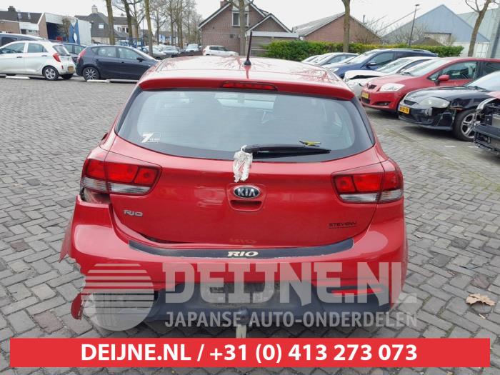 Kia Rio Tailgate reflector, left O721021