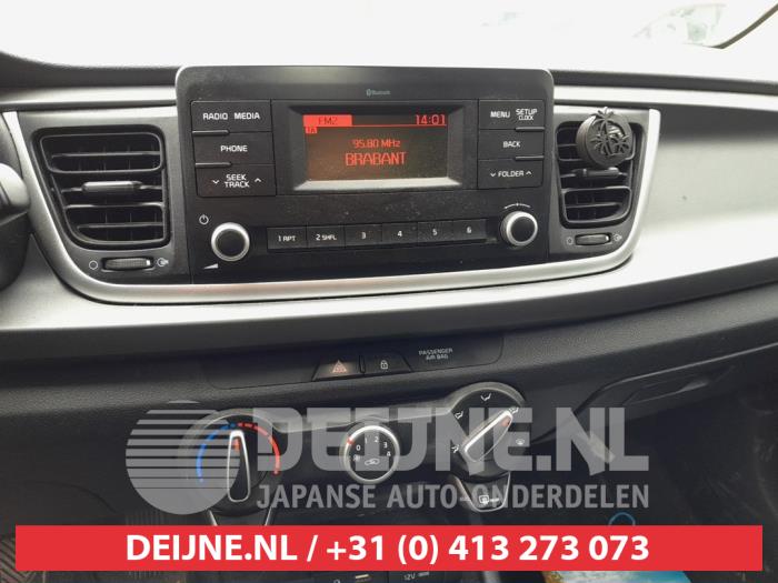 Kia Rio Radio O721034