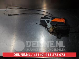 Kia Carnival Deurslot Mechaniek 4Deurs links-achter O280215 foto 3