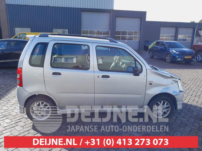 Suzuki Wagon R+ Rear door window 4-door door, rear right O721154