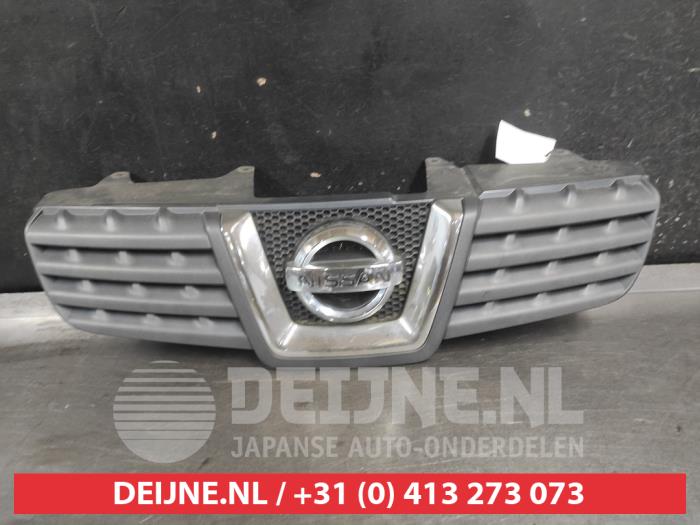 Nissan Qashqai Grille O721396
