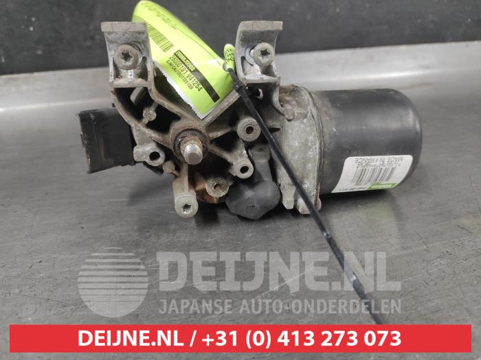 Nissan Qashqai Scheibenwischermotor vorne O721398