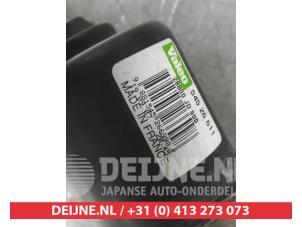 Nissan Qashqai Scheibenwischermotor vorne O721398 foto 2
