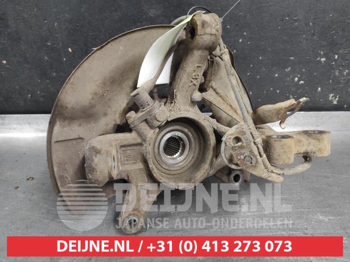 Toyota Rav-4 Fusee links-voor O721442