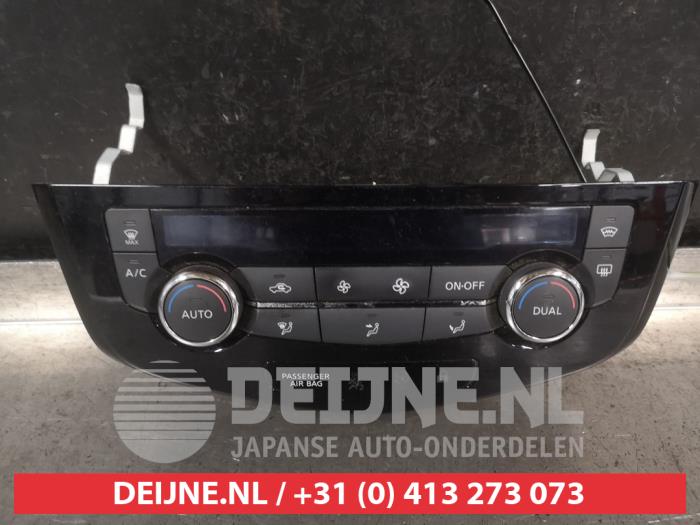 Nissan Qashqai Heater control panel O721475