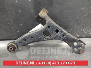 Toyota Rav-4 Querlenker unten links vorne O721479 foto 2