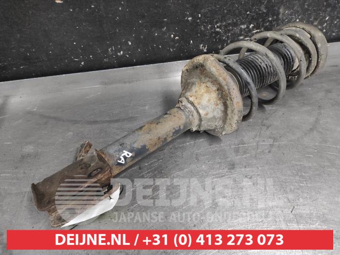 Subaru Impreza Stoßdämpferstrebe rechts hinten O721542