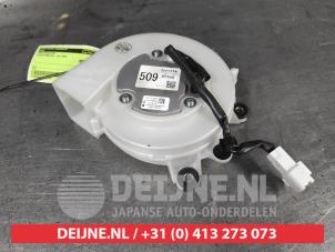 Toyota Prius Battery fan O721724 photo 2