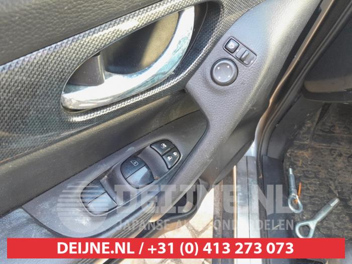 Nissan X-Trail Multi-functional window switch O721768