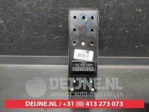 Kia Venga Multi-functional window switch O721923 photo 2