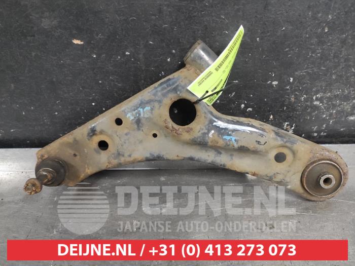 Nissan Pixo Draagarm onder links-voor O722019