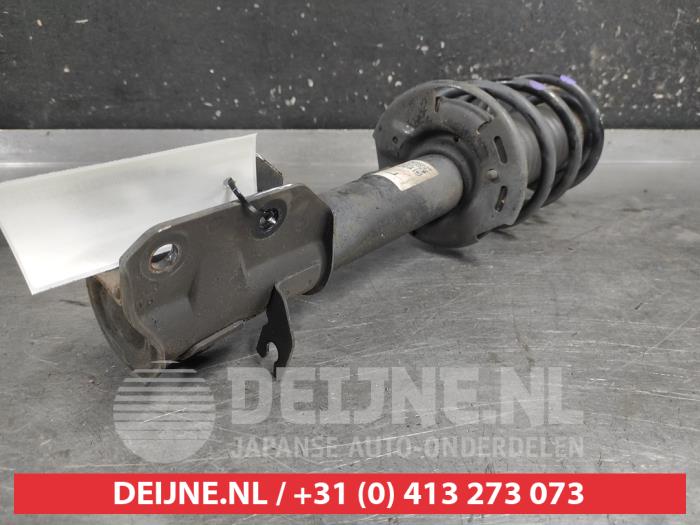 Suzuki Swift Stoßdämpferstrebe links vorne O722256