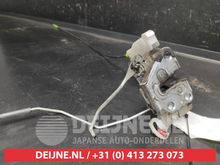 Toyota Aygo Türschlossmechanik 2-türig links O722301