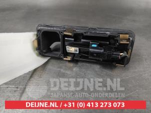 Kia Stonic Schalter Heckklappe O722365 foto 2
