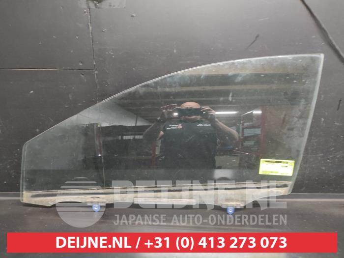 Toyota Auris Türscheibe 4-türig links vorne O722400