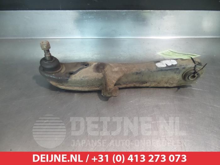 Mitsubishi Pajero Draagarm onder links-voor O381502