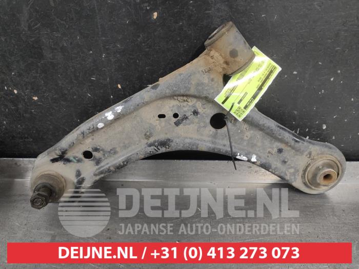 Suzuki SX-4 Querlenker unten links vorne O722731