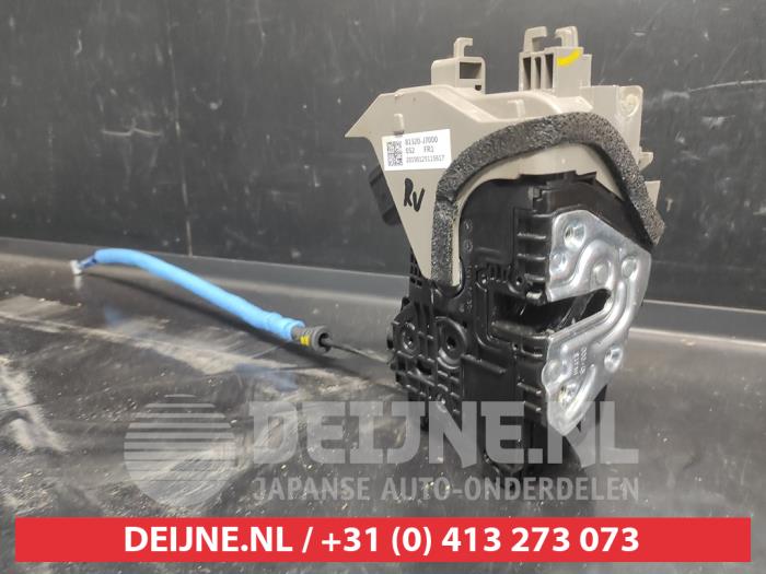 Kia Pro Ceed Front door lock mechanism 4-door, right O722723